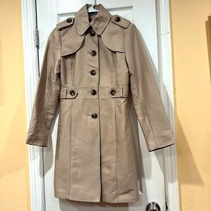 Kenneth Cole Woman Trench Coat